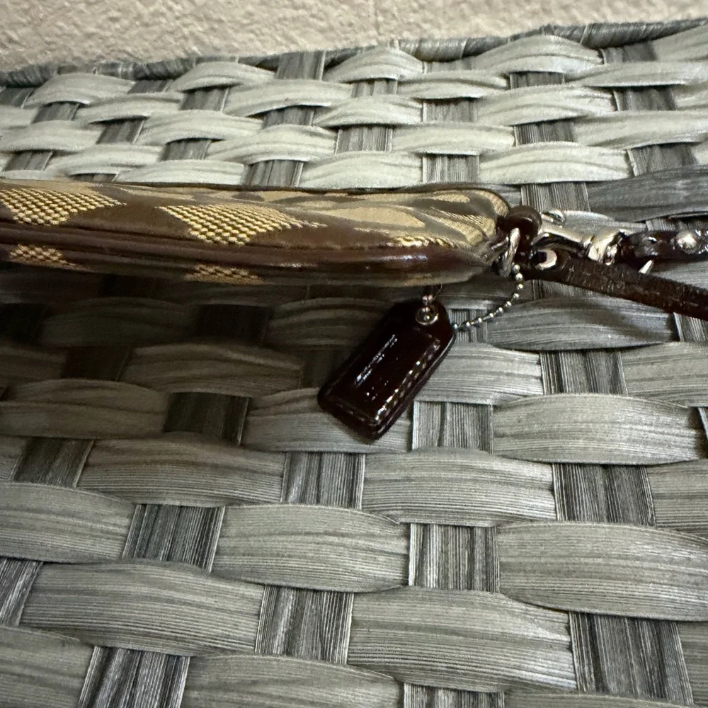 Coach Signature C Jacquard Wristlet Clutch Brown Tan Leather Trim - Picture 4 of 14